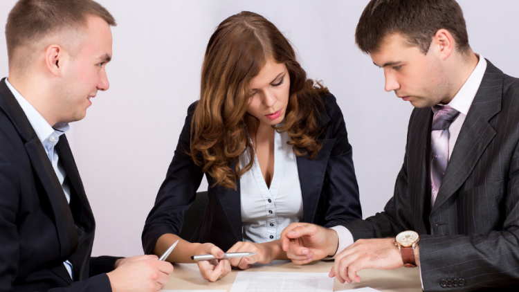 Negotiating Your Employment Contract Conditions After 12 Months